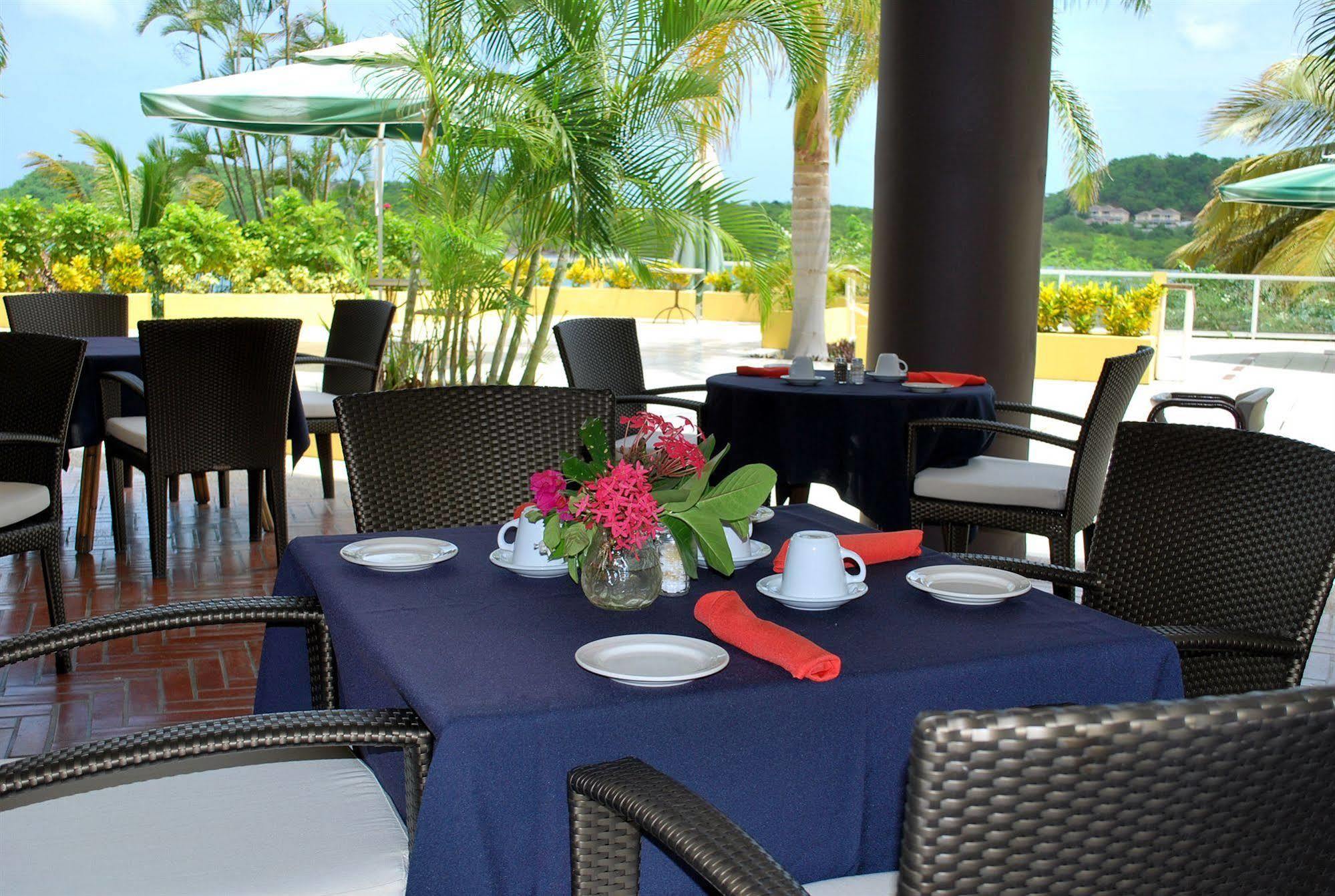 Grand Royal Antiguan Beach Resort Five Islands Village Étterem fotó